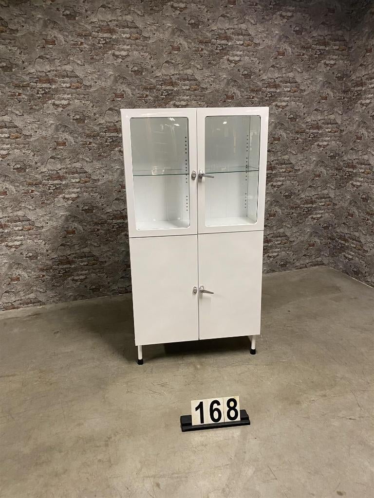 Industriële vintage apothekerskast | dokterskast nr.1145, Huis en Inrichting, Kasten | Vitrinekasten, Info@antiekgroothandel.com