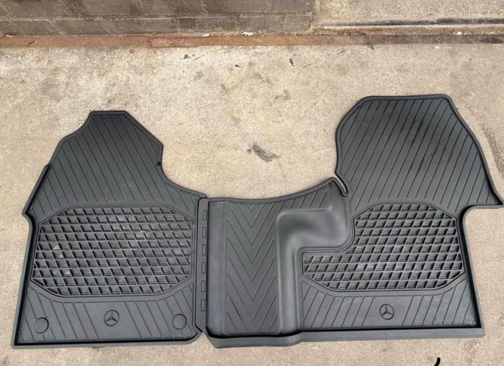 Splinternieuwe Originele mattenset voor de Mercedes Sprinter, Ophalen of Verzenden, Nieuw
