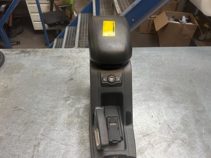 Armleuning van een Opel Antara, Gebruikt, -, -, Opel