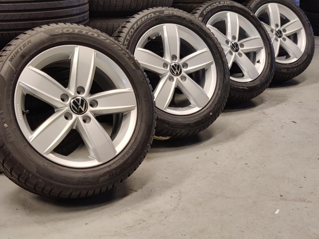 Originele Volkswagen Winterset Golf Caddy Touran, Ophalen, Gebruikt, 16 inch, Banden en Velgen