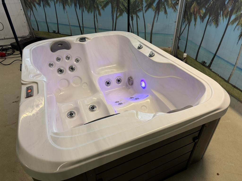 Allseas spa 2 Persoons 2 Ligplaatsen. Zeer compact, Ophalen, Zo goed als nieuw, Filter