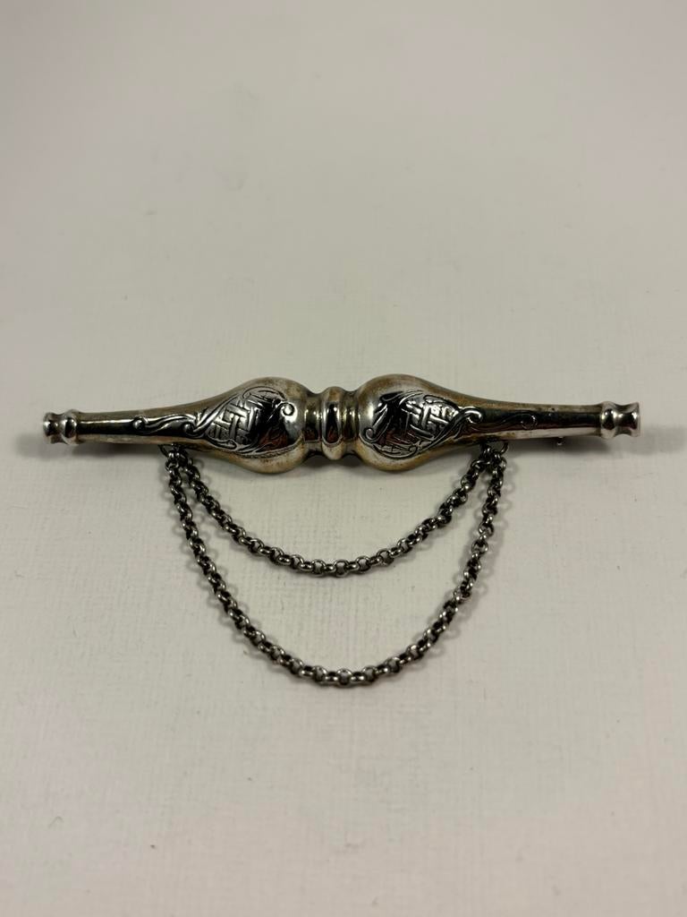 Zilveren broche met zilveren jasseron, Antiek en Kunst, Ophalen of Verzenden, Zilver