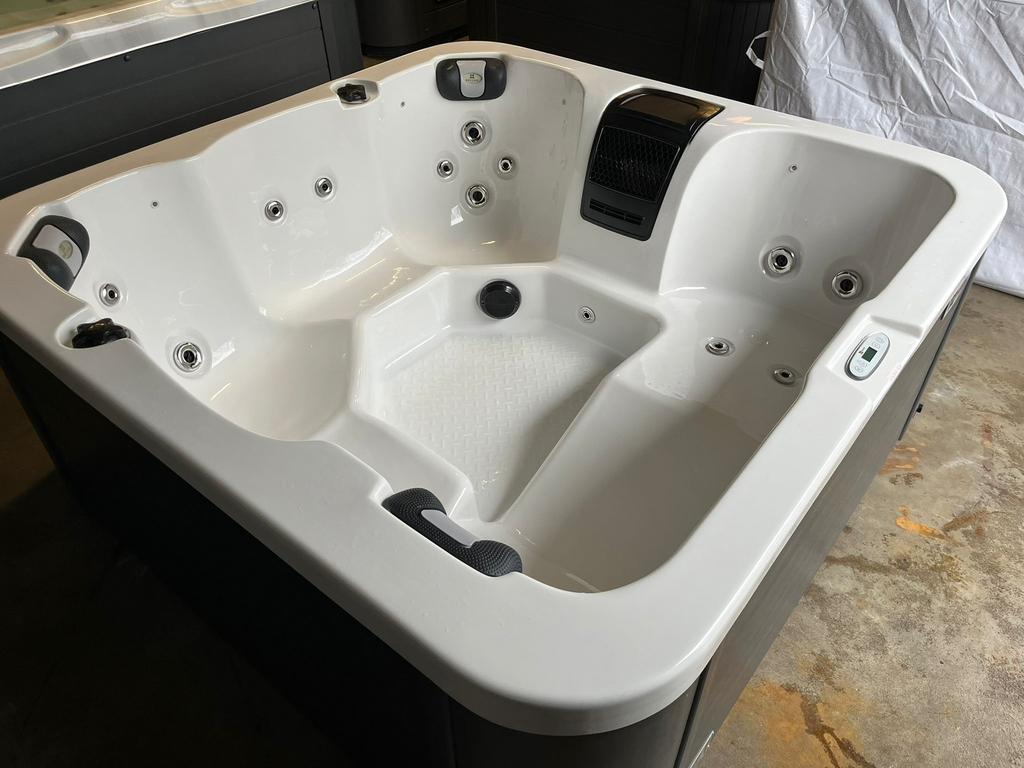 Beursmodel 5 pers. Spa Flame incl. Garantie & Plaatsing, Tuin en Terras, Ophalen, Zo goed als nieuw, Filter