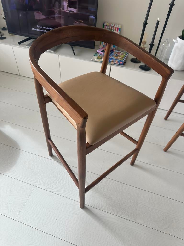 2 barstoelen met skai leren bekleding  vanaf 200 euro, Huis en Inrichting, Barkrukken, Met voetsteun, 60 tot 90 cm, Zo goed als nieuw