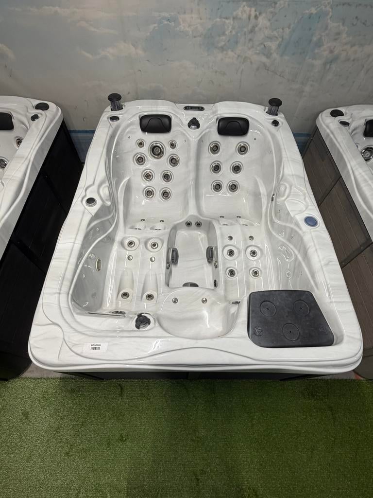Jacuzzi Balboa 3 persoons incl Garantie, Verzenden, Zo goed als nieuw, Trap, Vast
