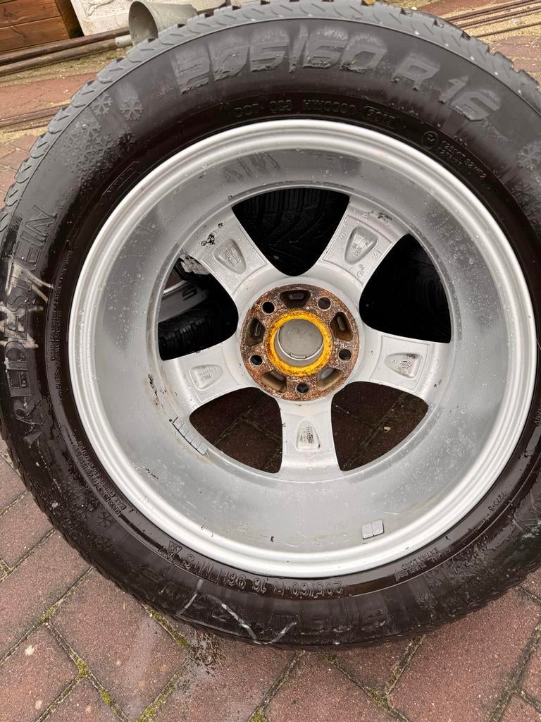 Vredestein Snowtrac winterbanden+ ENZO lichtmetalen velgen, Auto-onderdelen, Banden en Velgen, Gebruikt, 16 inch, Overige, Banden en Velgen