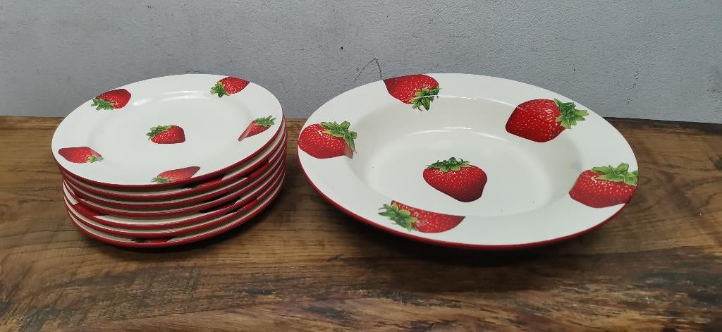 Aardbei taart servies, Huis en Inrichting, Keuken | Servies, Ophalen, Zo goed als nieuw, Bord(en), Overige stijlen