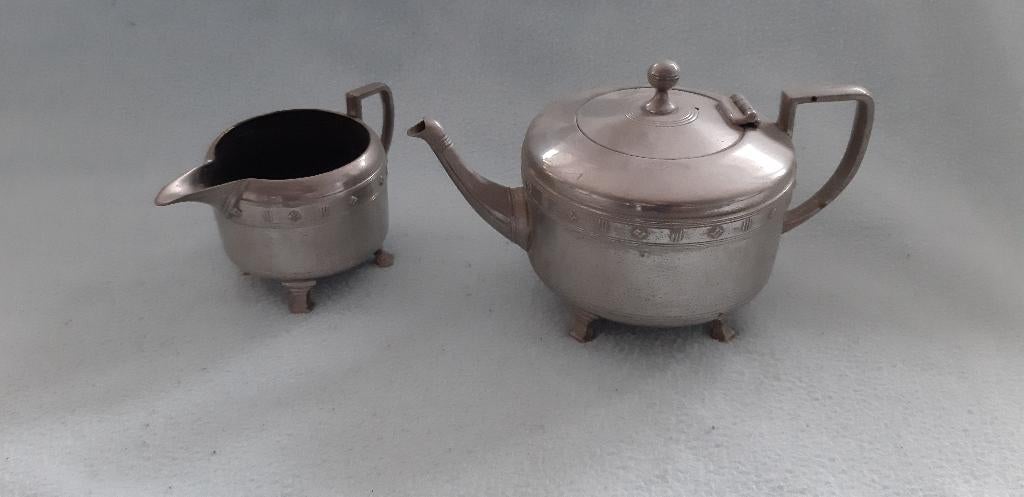 mooie tinnen theepot met melkkannetje vintage, Ophalen of Verzenden