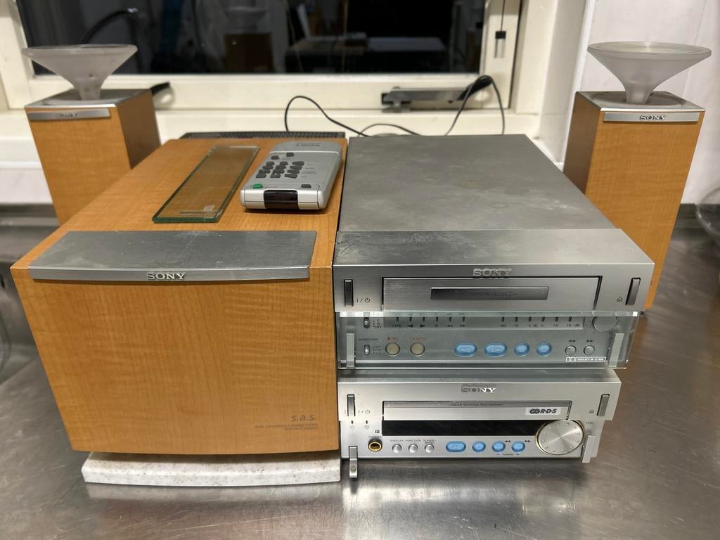 Sony systeem audio met CD speler, radio en cassette speler., Audio, Tv en Foto, Radio's, Ophalen, Gebruikt, Radio, Met cd-speler