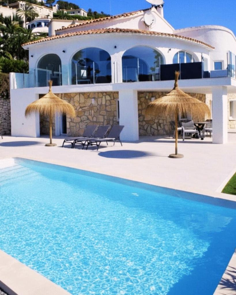 Luxe vakantievilla in Moraira (Costa Blanca) 4–10 personen, Vakantie, Vakantiehuizen | Spanje, 4 of meer slaapkamers, Dorp, Costa Blanca