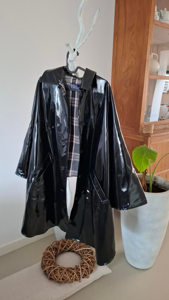 Mooie  regenjas voor in rolstoel of scootmobiel, Kleding | Dames, Ophalen of Verzenden, Zo goed als nieuw