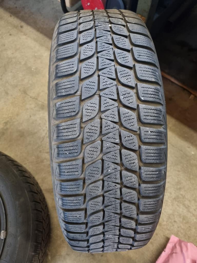 4 Winterbanden op stalenvelgen. Steek Mazda 2, Ophalen, Mazda