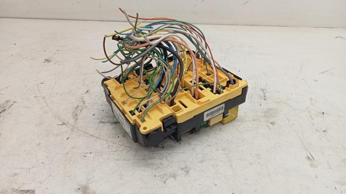 Zekeringkast van een Peugeot 208, Ophalen of Verzenden, 3 maanden garantie, Gebruikt, Peugeot