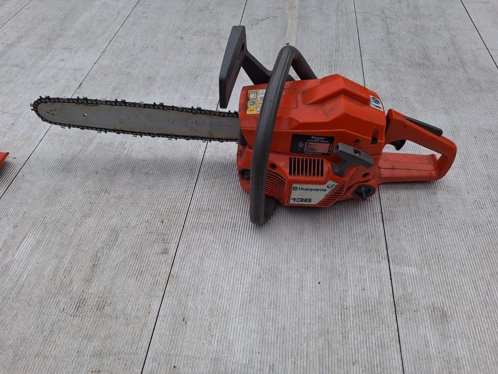 Husqvarna 136 motorzaag, Tuin en Terras, Hand-tuingereedschap, Ophalen, Gebruikt