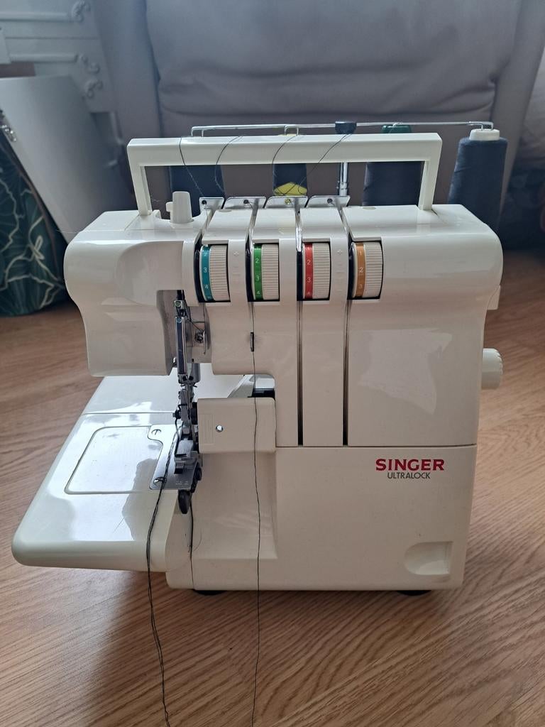 Singer Ultralock 14U444B overlockmachine – compleet met extr, Ophalen, Gebruikt, Lockmachine, Singer