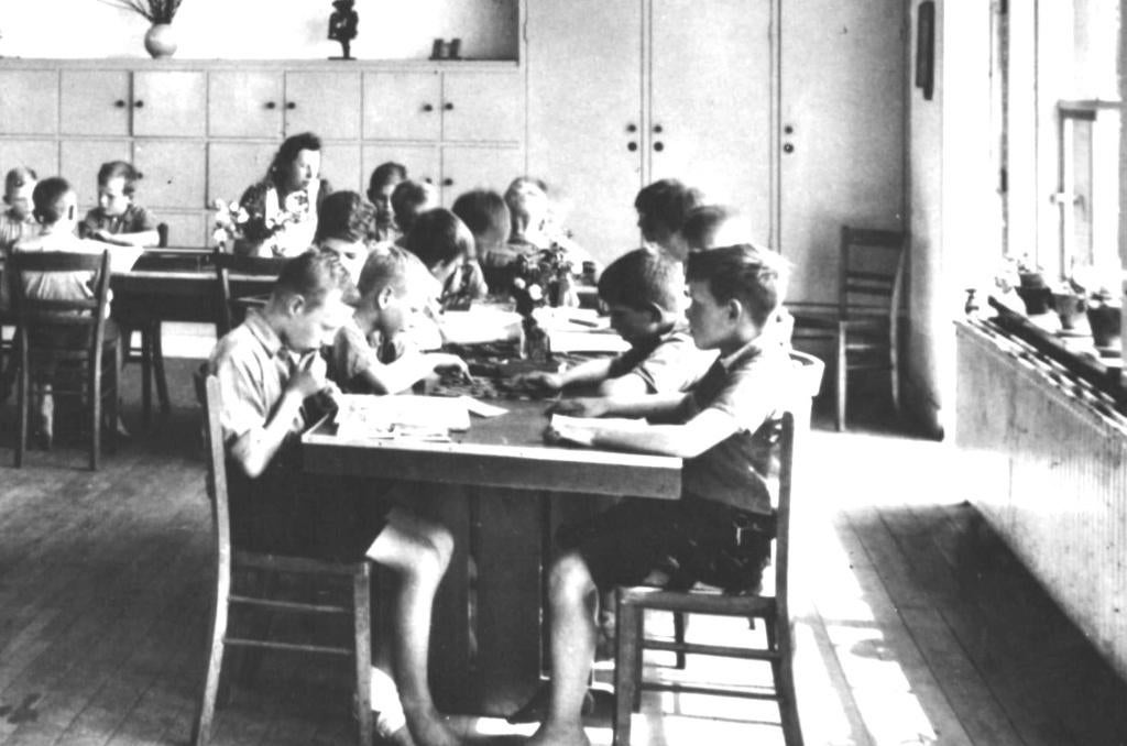 966153 Alphen a d Rijn ZH 1947 Maria Stichting Niet Gelopen, Verzamelen, Ophalen of Verzenden, 1940 tot 1960, Ongelopen, Zuid-Holland