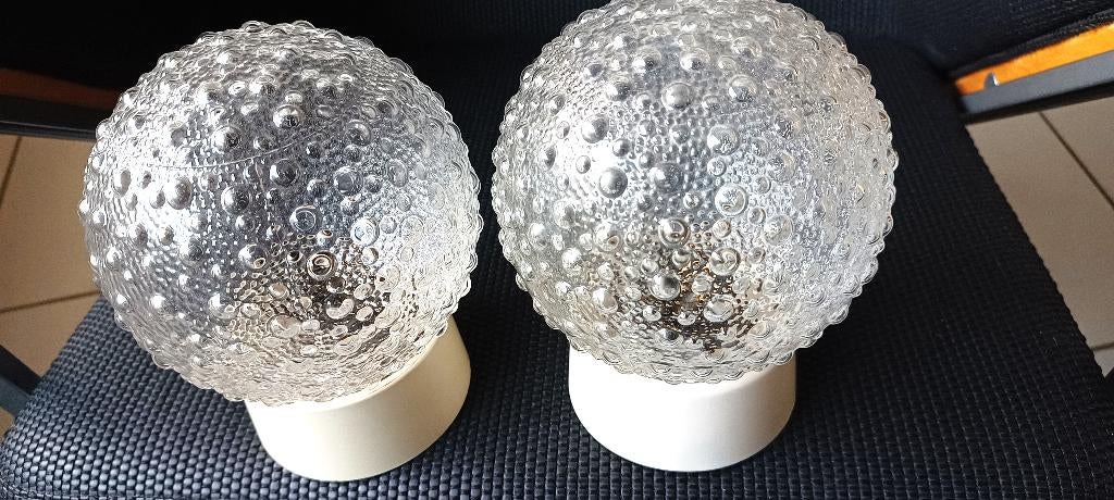 2 plafondlampen - bubbelglas bollen -  plafonnières 60/70 s, Ophalen of Verzenden, Gebruikt, Glas, Plafondlamp - plafonnières 60/70 s - BUBBELGLAS  - BOLLEN