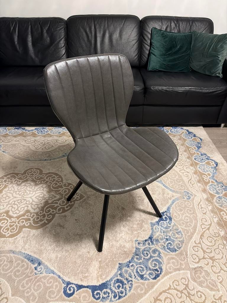 Set van 4 grijze eetkamerstoelen (per stuk €4), Gebruikt, Ophalen of Verzenden, Vier, Metaal