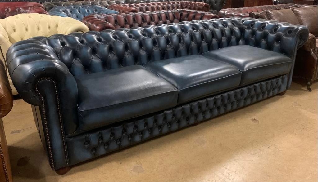 Prachtige Chesterfield Bank 5 Zits Blauw., Huis en Inrichting, Ophalen of Verzenden, Gebruikt, Leer, Springvale