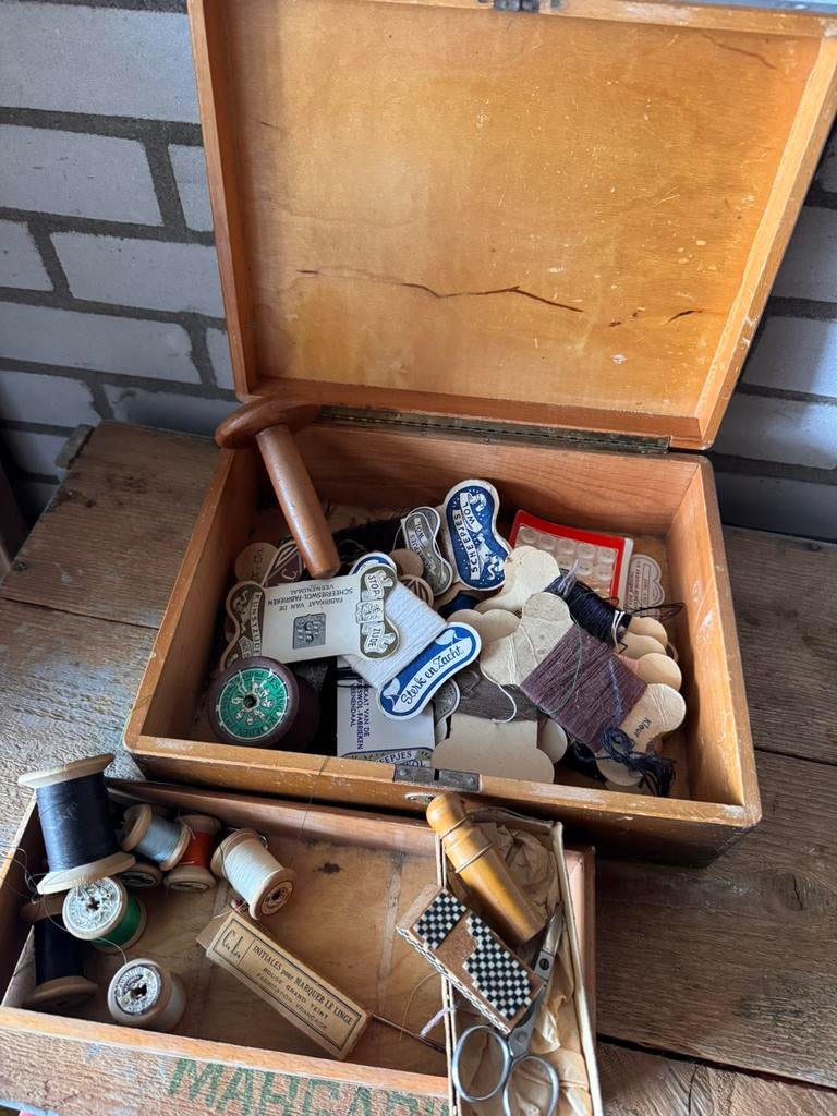 Naaikistje met toebehoren, Ophalen of Verzenden
