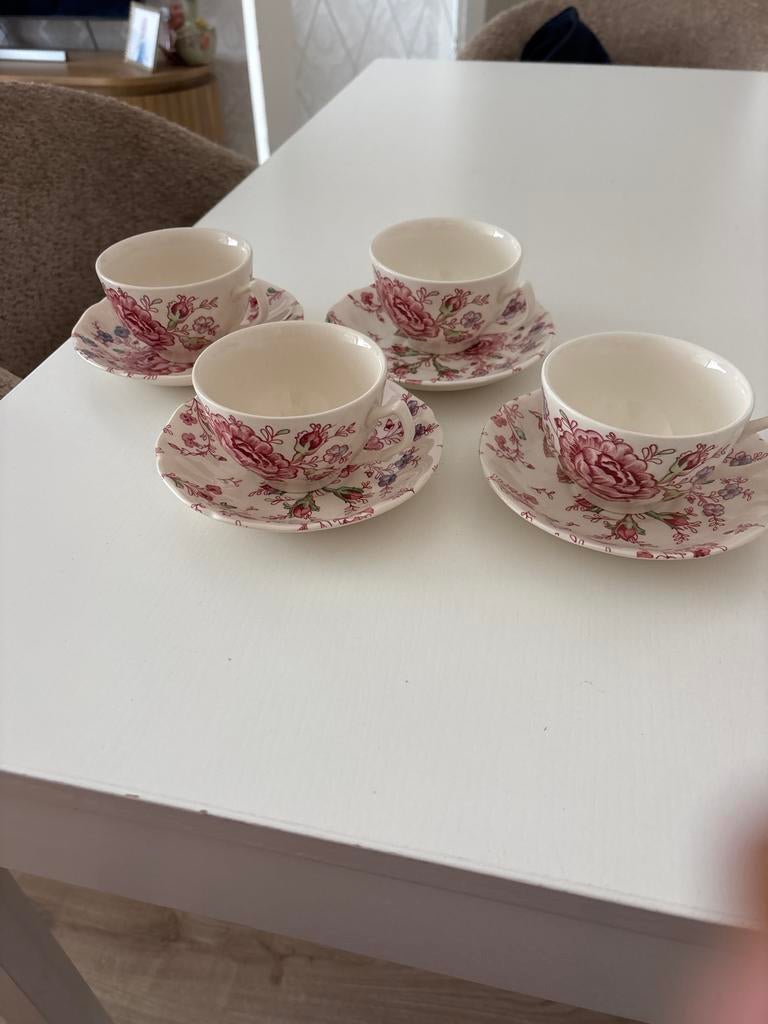 Vintage Johnson Brothers Kopjes en Schotels 10 stuks, Ophalen of Verzenden, Zo goed als nieuw, Overige stijlen, Kop(pen) en/of Schotel(s)