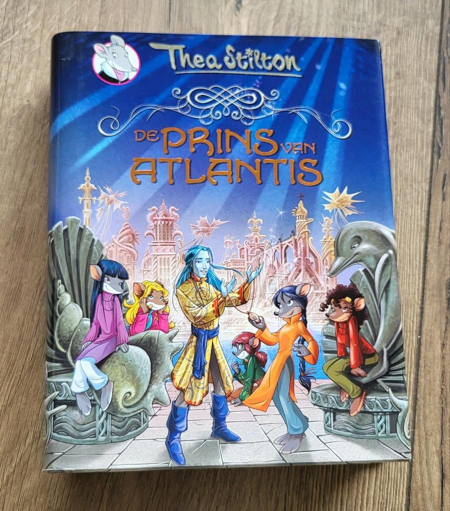 Thea Stilton - De Prins van Atlantis, Boeken, Ophalen, Zo goed als nieuw, Thea Stilton, Fictie algemeen