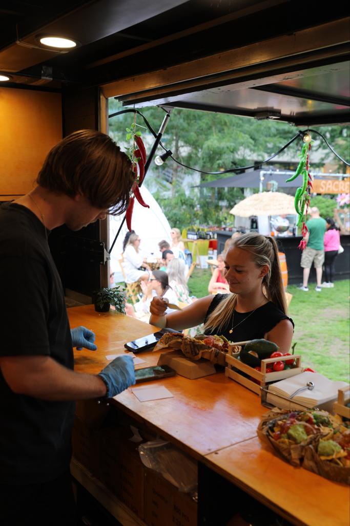 Unieke Foodtruck / verkoopwagen/ Mercedes-Benz 609 D 1990, foto 8