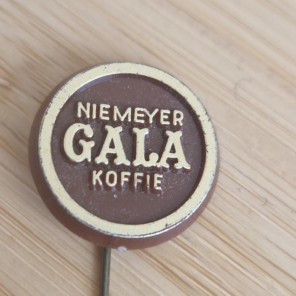 SPELDJE Gala koffie, Verzamelen, Speldjes, Pins en Buttons, Ophalen of Verzenden, Zo goed als nieuw