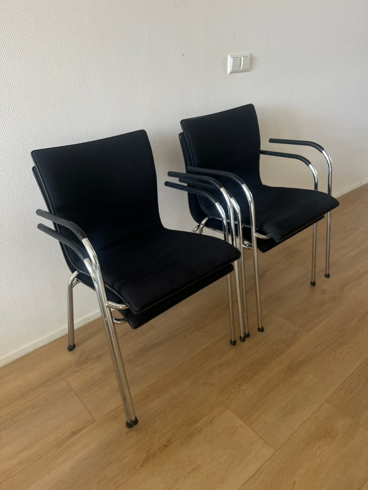 4 Thonet vergaderstoel S160 vierpoot, Huis en Inrichting, Stoelen, Ophalen, Gebruikt, Zwart, Vier
