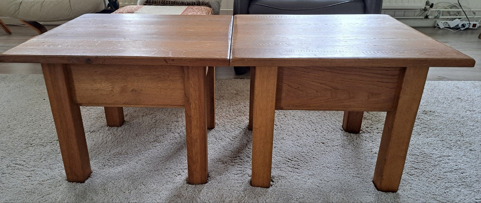 Set van 2 geoliede eikenhouten bijzettafels, Gebruikt, Vierkant, 55 tot 75 cm, Hout