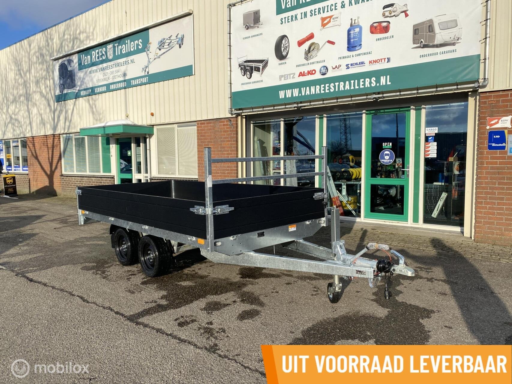 Saris PL356x184 2700kg plateau aanhanger black edition, Nieuw