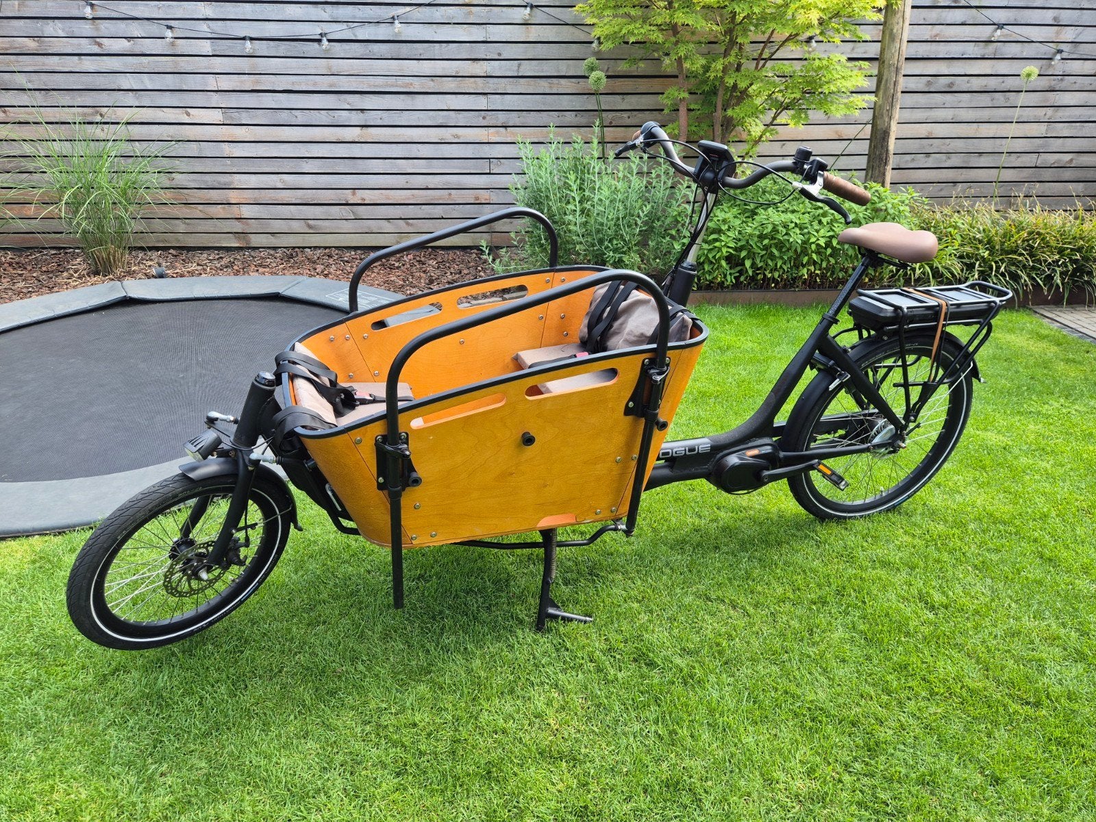 Vogue Carry 2 - bruin- elektrische bakfiets, Fietsen en Brommers, Fietsen | Bakfietsen, 4 kinderen of meer, Huif, Zo goed als nieuw
