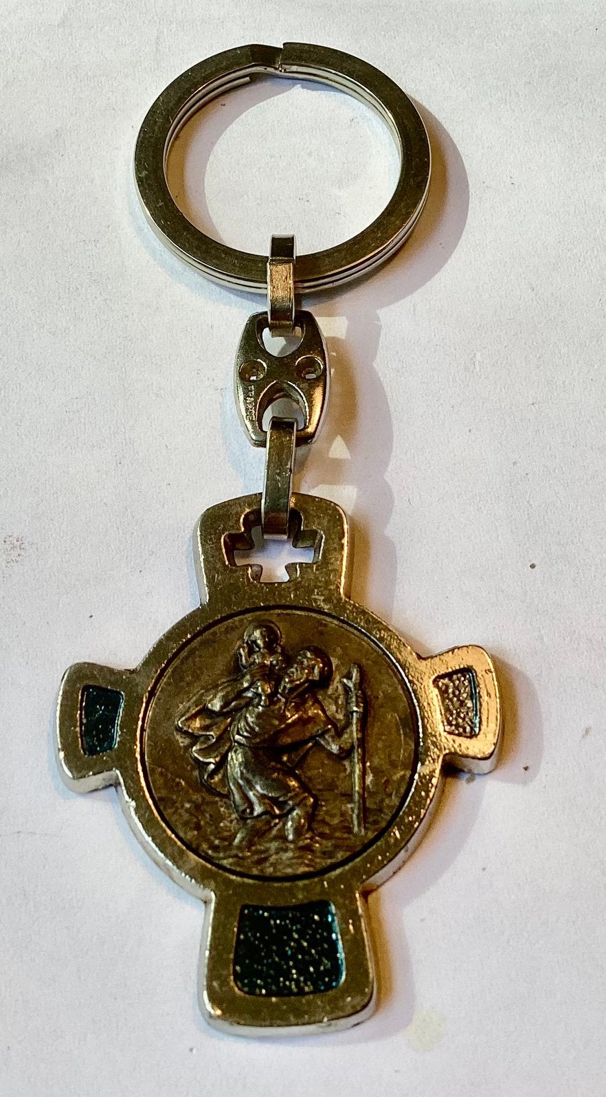 Sleutelhanger met Sint Christoffel. Vorm van een Kruis., Ophalen of Verzenden, Zo goed als nieuw