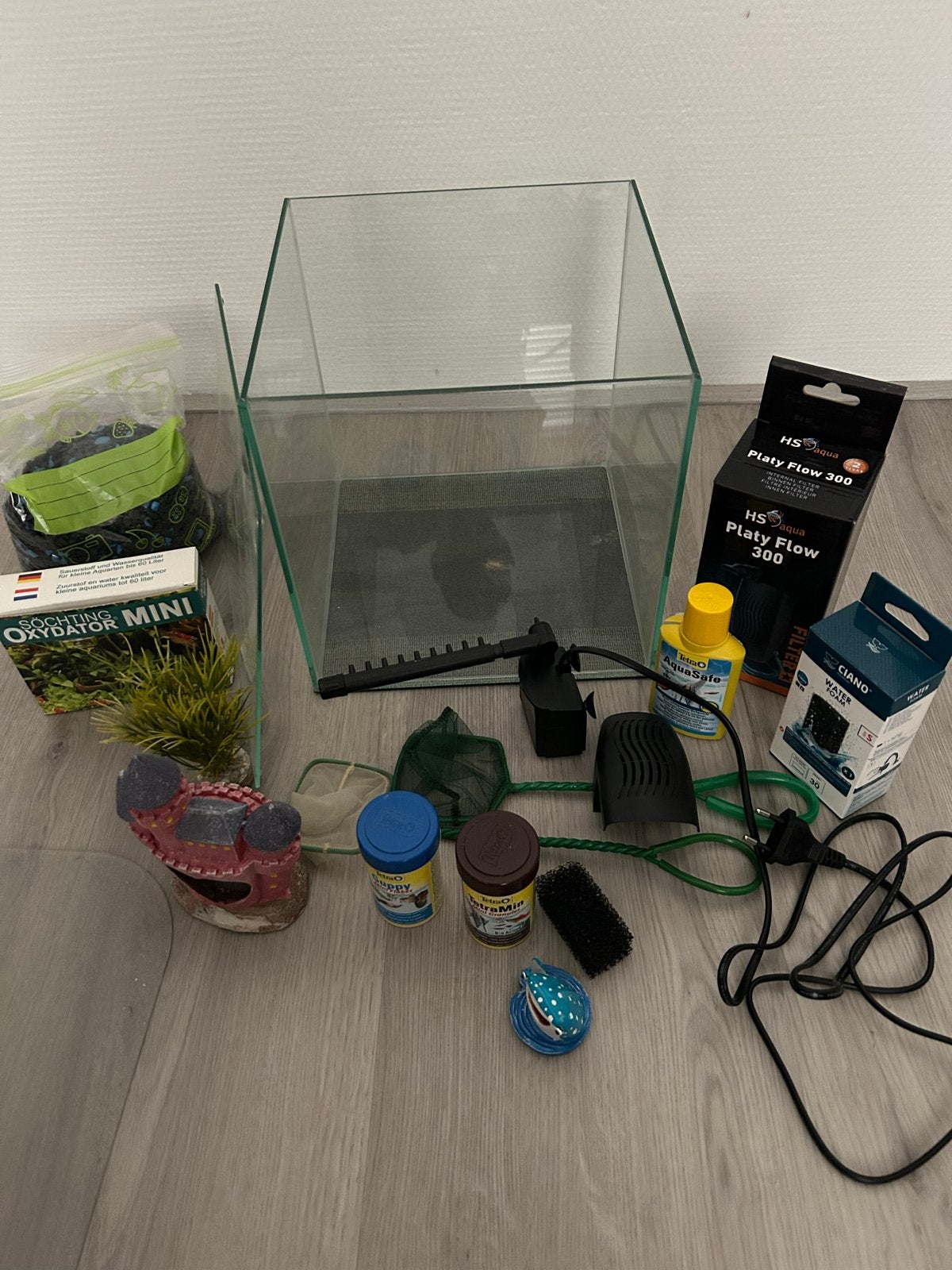 Aquarium 25x25x25 met heel veel toebehoren, Ophalen, Inclusief toebehoren, Gebruikt, Leeg aquarium