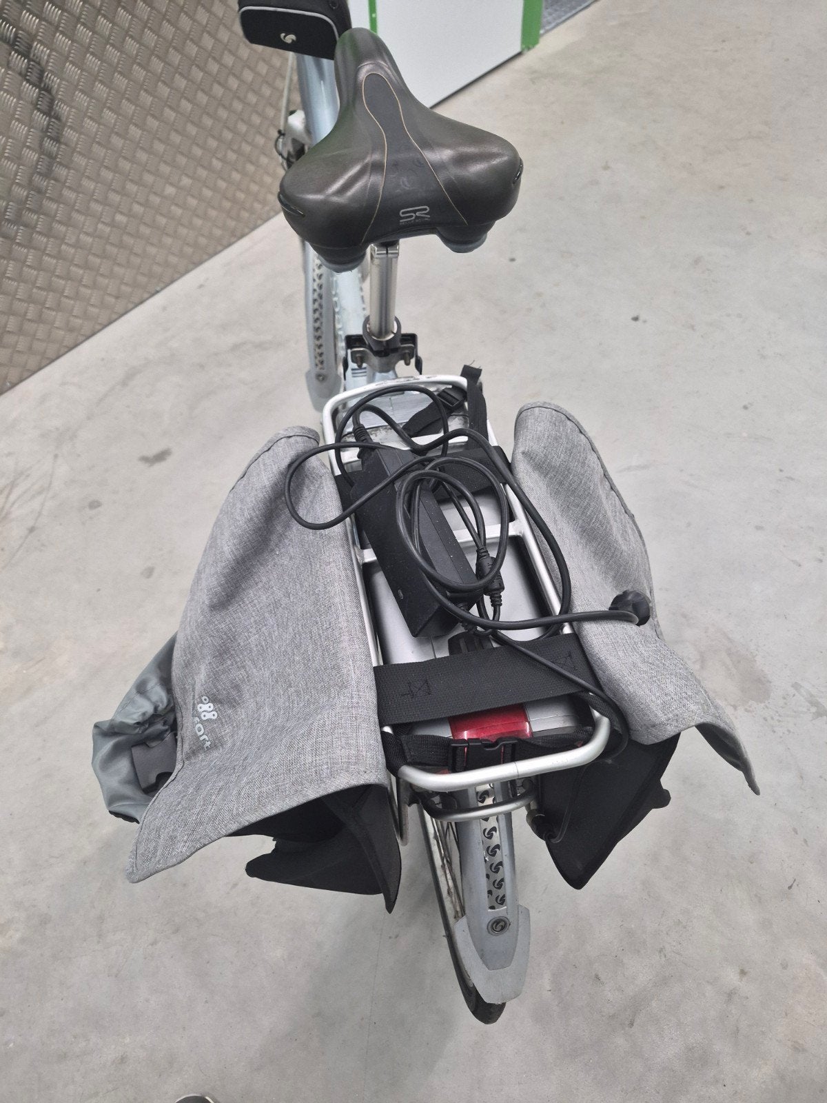 Sparta elektrische fiets met lage instap en fietstassen, Ophalen, Sparta, Velgrem, (Extra) lage instap