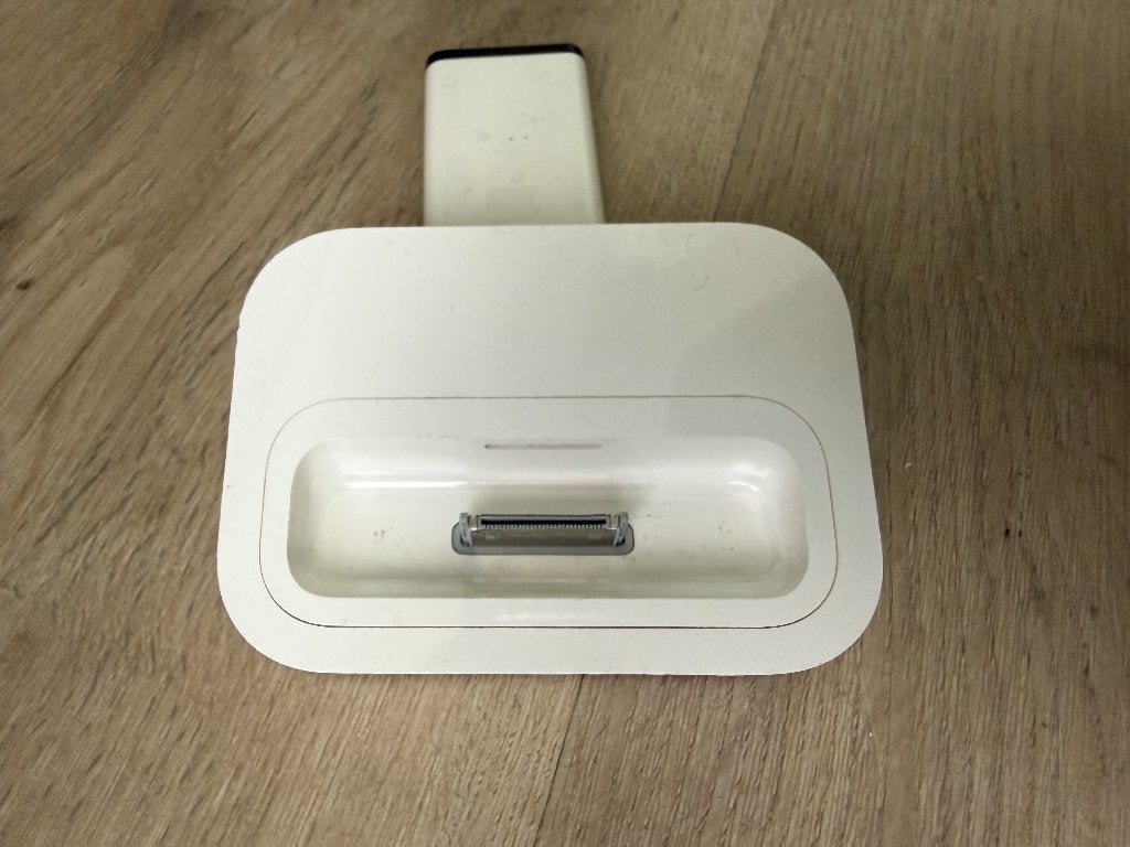 Apple Universal Dock A1256 met witte Apple Remote, Ophalen of Verzenden, Gebruikt, Dock of Kabel, Classic of Photo