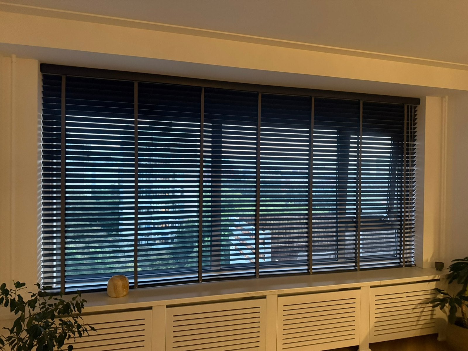 Zwarte houten jaloezieën Joe Benelli 349 x 175 cm, Huis en Inrichting, Ophalen, Jaloezie, Hout, 175 cm