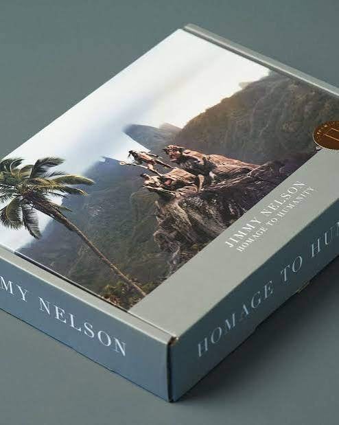 Jimmy Nelson – Homage to Humanity (nieuw in folie, luxe box), Boeken, Fotografen, Nieuw, Ophalen of Verzenden, Jimmy Nelson