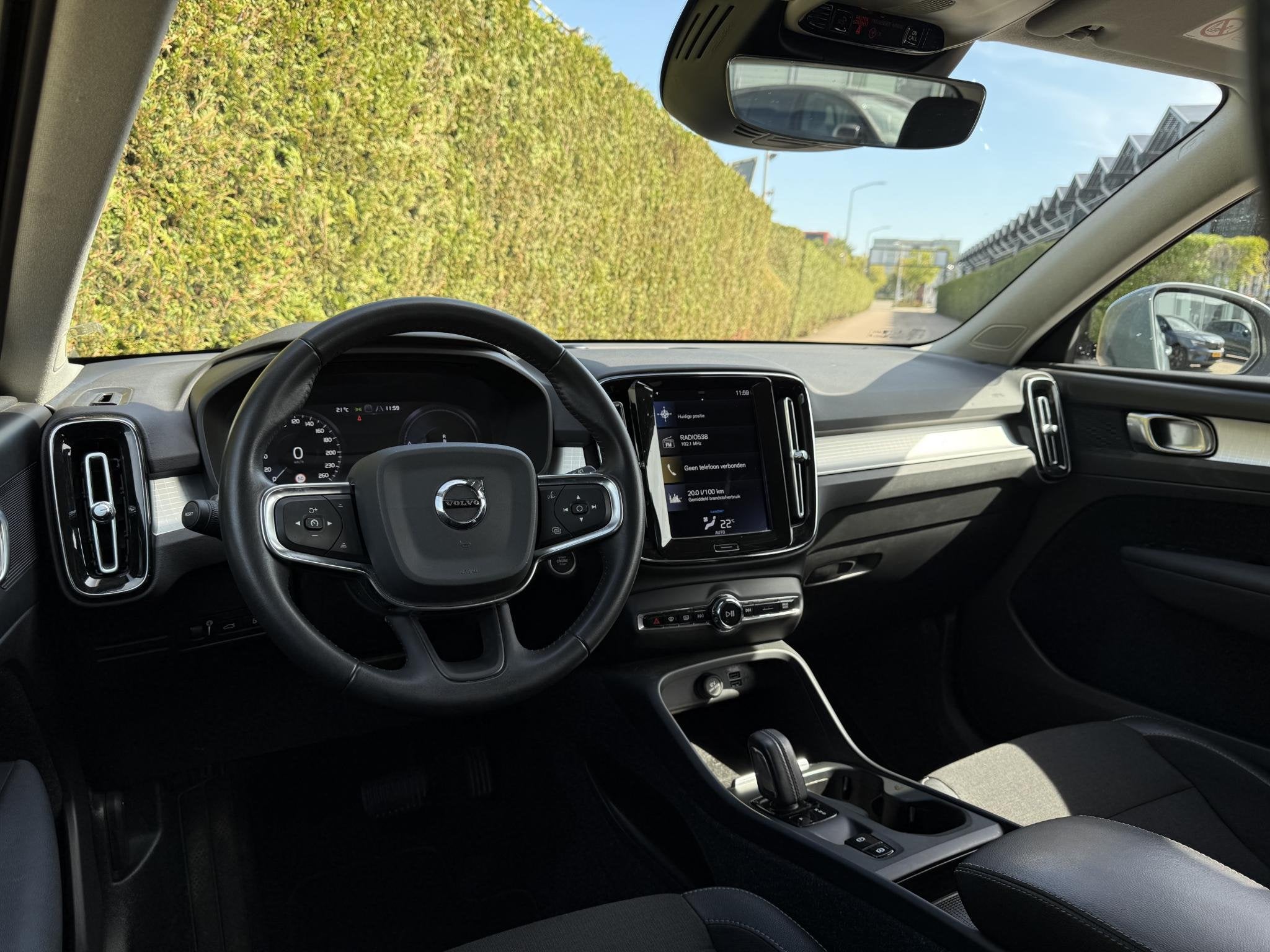 Volvo XC40 T5 Twin Engine Momentum Pro | Blis | Trekhaak | C, Auto's, 12 maanden, 1712 kg, Leder en Stof, Plug-in hybride