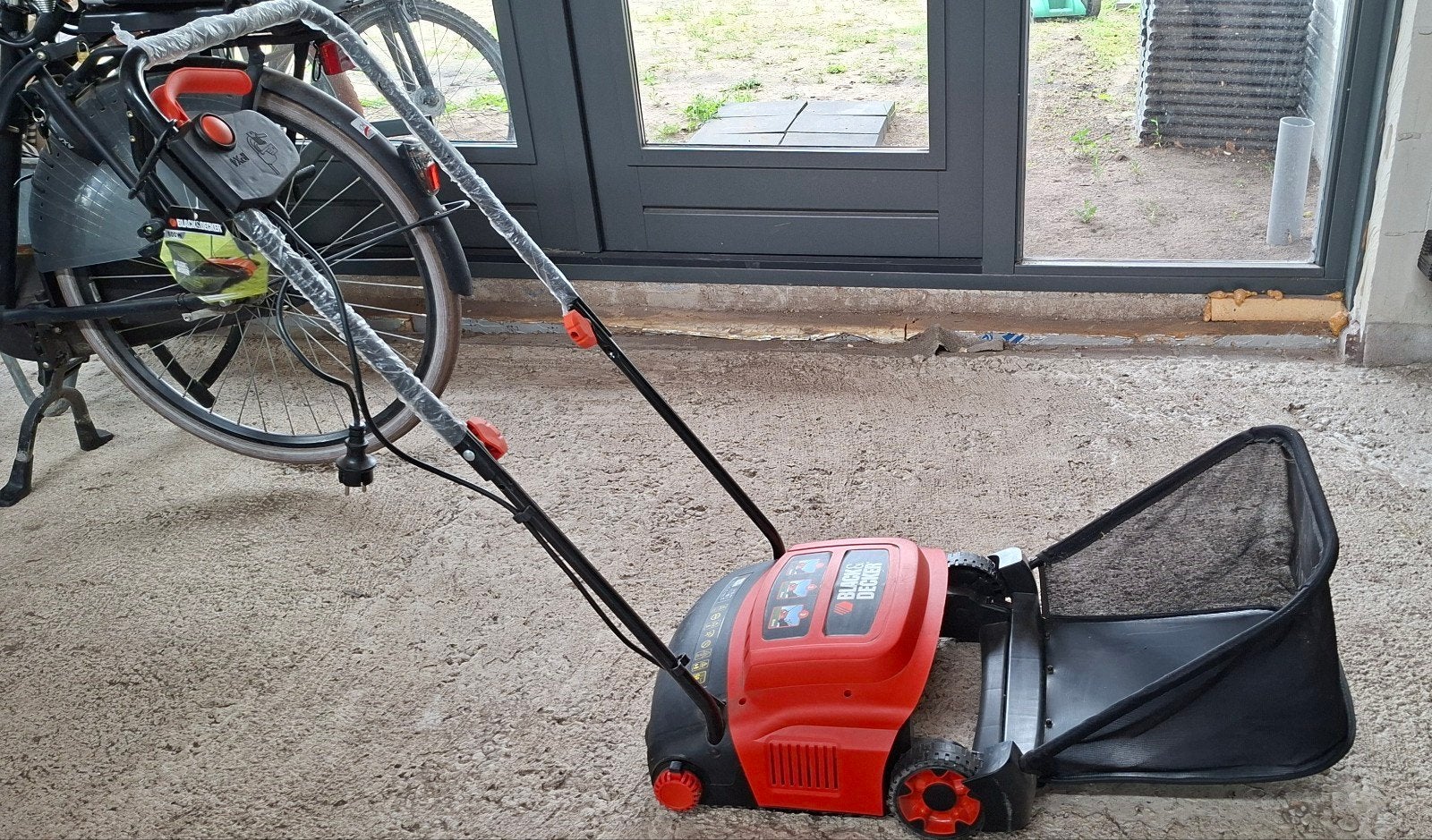Black & Decker elektrische verticuteermachine/gazonbeluchter, Ophalen, Cirkelmaaier, Elektrische grasmaaier, Opvangzak