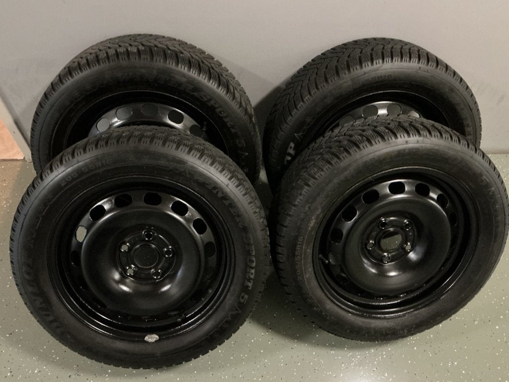 4 bijna nieuwe Dunlop Wintersport winterbanden, Auto-onderdelen, Ophalen, Gebruikt, 16 inch, Band(en)
