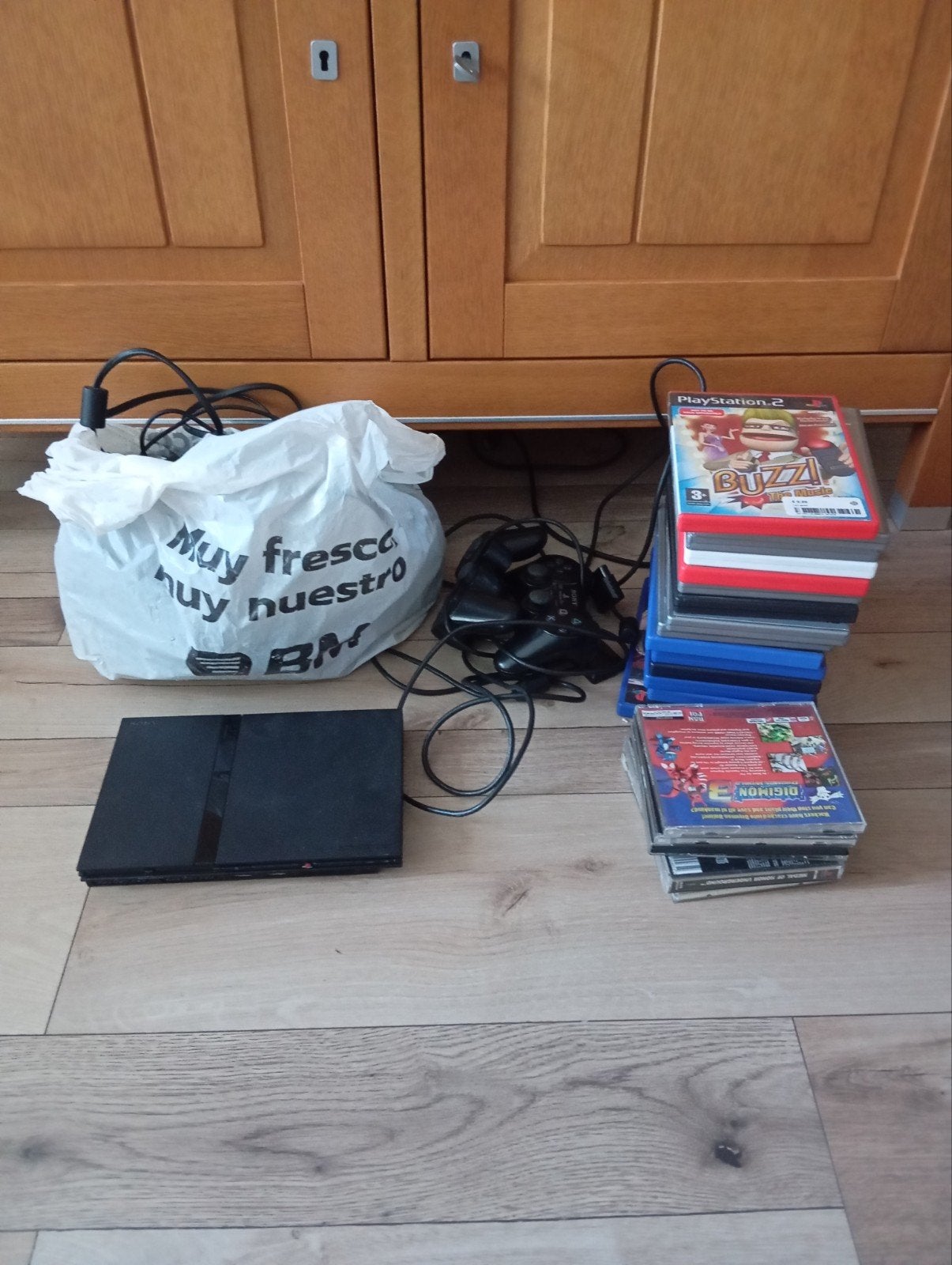 Gebruikte PlayStation 2 Slim met games en controller, Spelcomputers en Games, Spelcomputers | Sony PlayStation 2, Ophalen