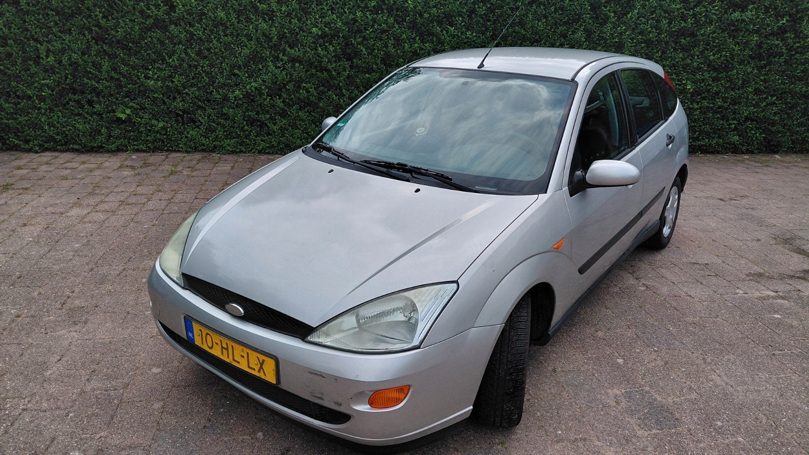 Ford Focus 1.4 I Ambiente 5D 2001 Grijs, Auto's, 15 km/l, 4 cilinders, 49 €/maand, Origineel Nederlands