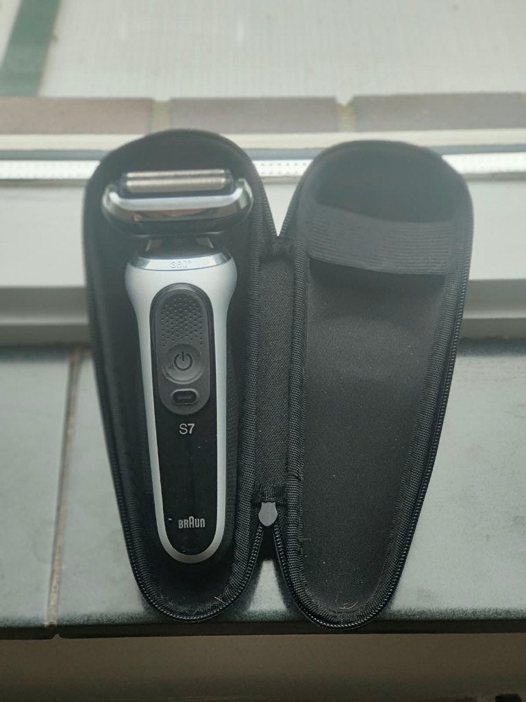 Braun Series 7 Elektrisch Scheerapparaat, Ophalen of Verzenden, Zo goed als nieuw, Scheren en Epileren
