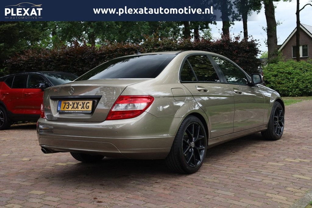Mercedes-Benz C-klasse 200 K Aut. | Youngtimer | Nieuw Model, Auto's, Zwart, 4 cilinders, 1796 cc, Beige