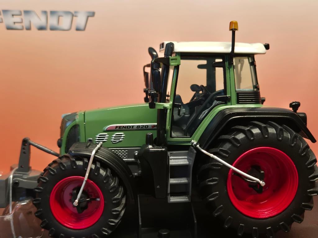 FENDT 820 VARIO MET BANDENSPANNINGSSYSTEEMS, Ophalen of Verzenden, Nieuw, Tractor of Landbouw, Universal Hobbies
