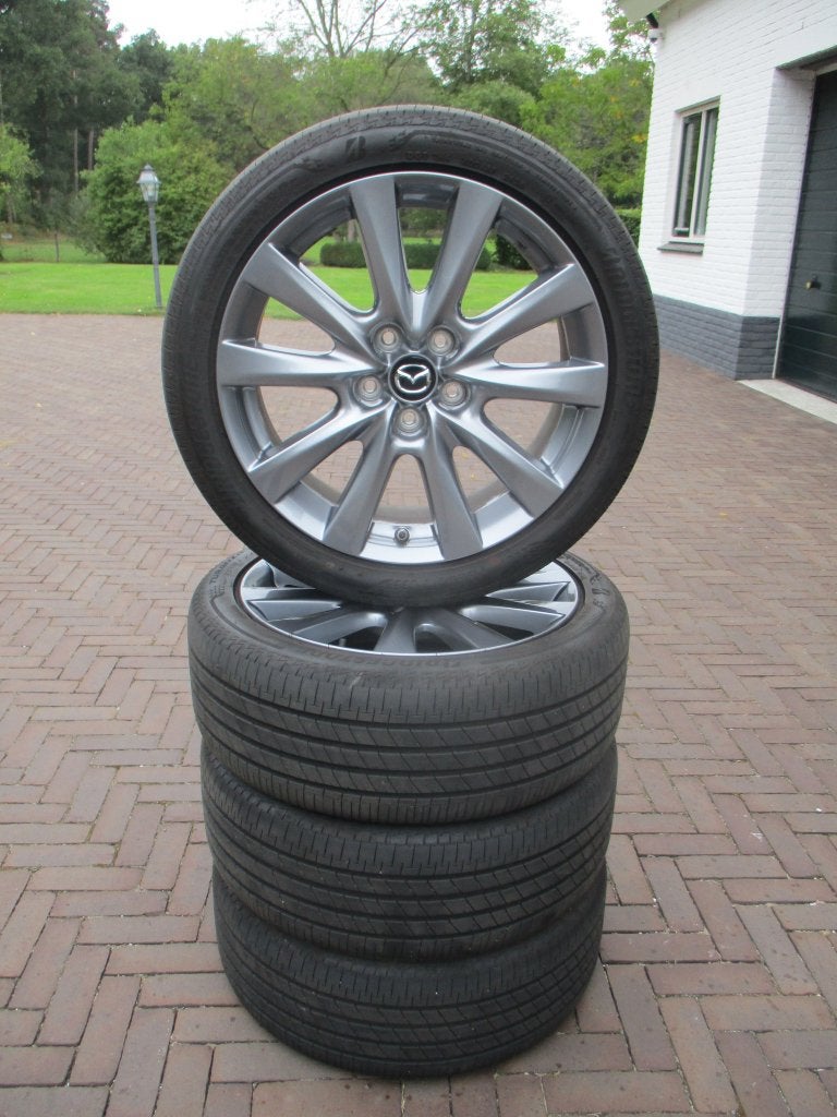 NIEUW Originele Mazda 3 18 inch velgen zomerbanden, Ophalen, 18 inch, 215 mm, Banden en Velgen