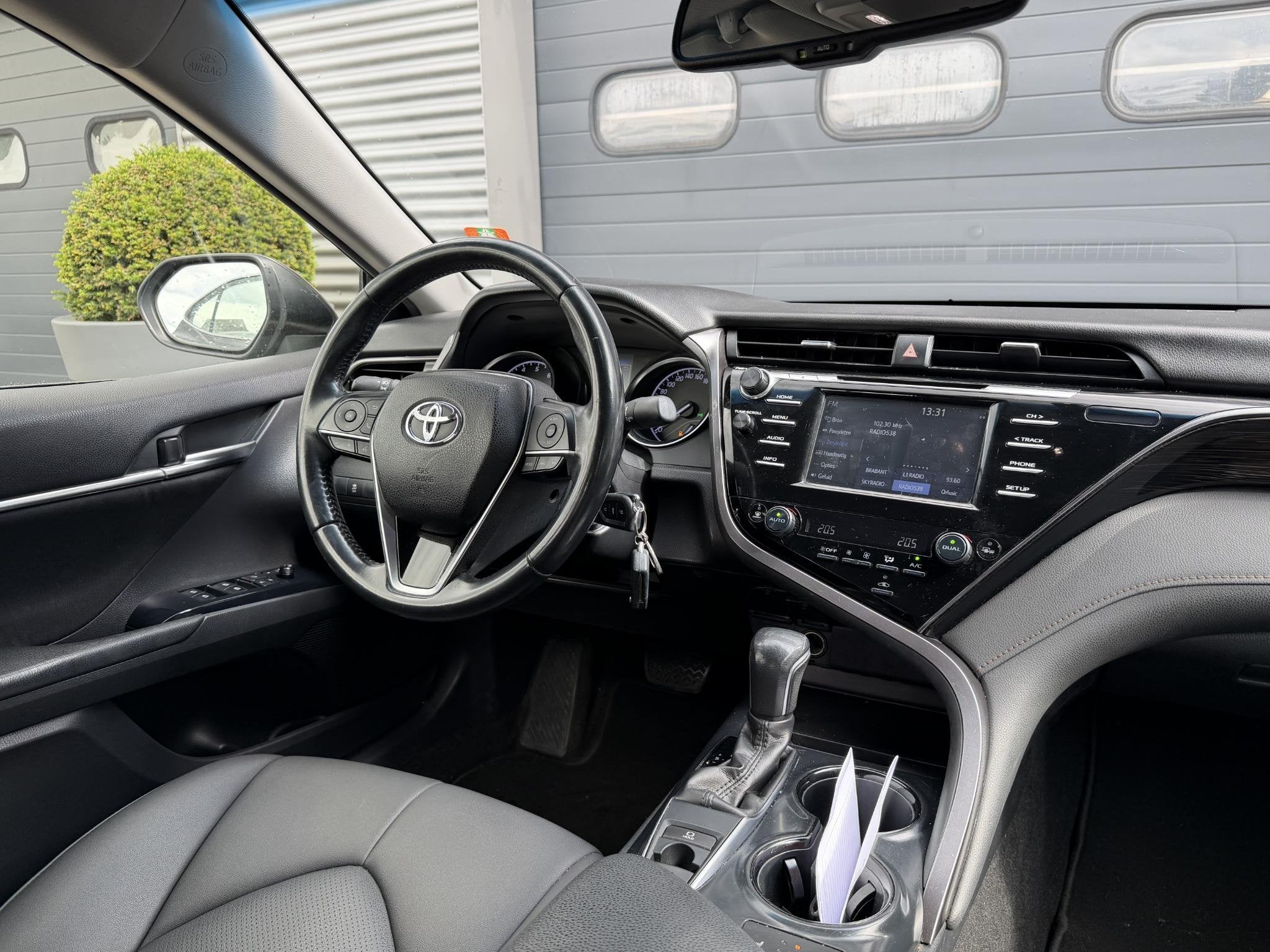 Toyota Camry 2.5 Hybrid Dynamic | Camera | Lederen Bekleding, Auto's, Toyota, 1525 kg, Gebruikt, Euro 6, 4 cilinders