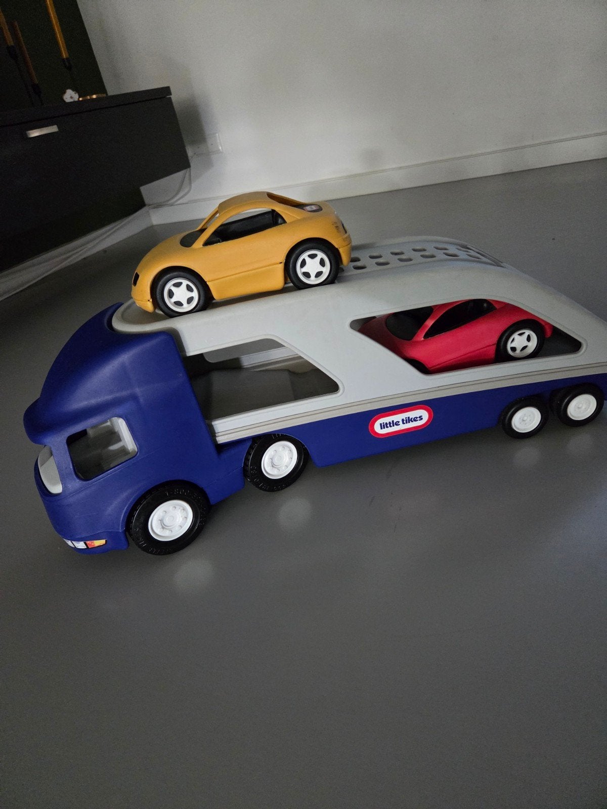 Little Tikes Grote Vrachtauto met 2 Auto's, Ophalen of Verzenden, Zo goed als nieuw