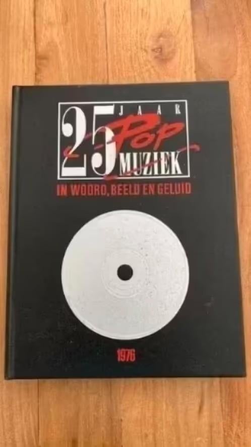 25 jaar popmuziek in woord, beeld en geluid . 1976, Boeken, Ophalen of Verzenden